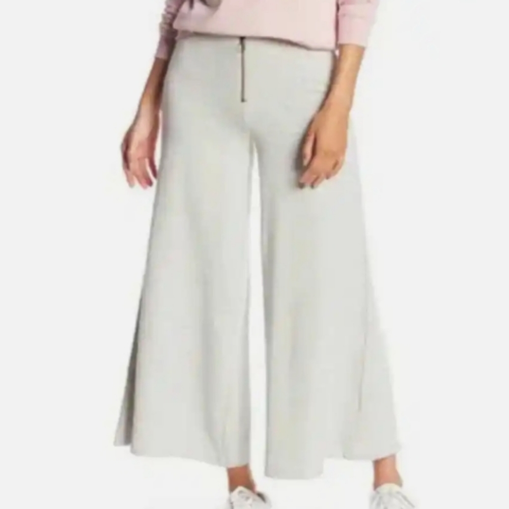 ROMEO & JULIET Couture Heather Grey Wide Leg Flare Pants. Size S